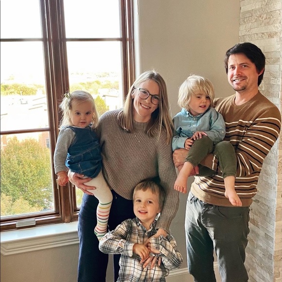 Meet your Posher, Louise - Picture 1 of 2